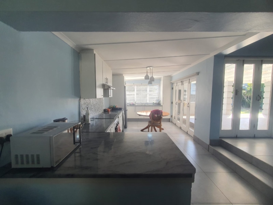 To Let 4 Bedroom Property for Rent in Nahoon Eastern Cape